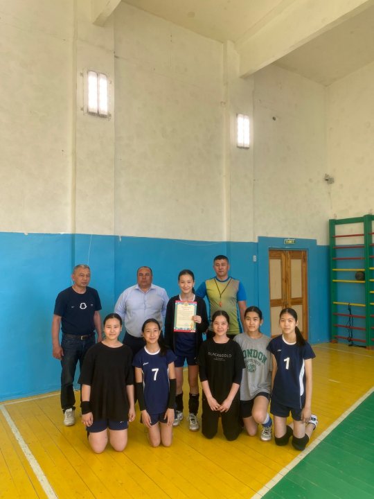 1 маусым Халықаралық балаларды қорғау күніне орай 22 мектеп-лицейнде дене шынықтыру мұғалімдері Оналбаев Е.Т. ,Нұрғалиев Н.Т. ұйымдастырумен волейболдан мектепшілік жарыс өткізілді.Жарыс жоғары деңгейде өтті.