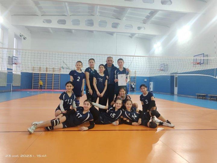 "Ұлттық мектеп лигасы" аясында 5-6 сыныптар арасында волейбол жарысының   қалалық кезеңінде біздің оқушыларымыз 1-орын иеленіп, облысқа жолдама алды. Жаттықтырушы: Е.Т.Оңалбаев Құттықтаймыз! 👏🏻👏🏻👏🏻