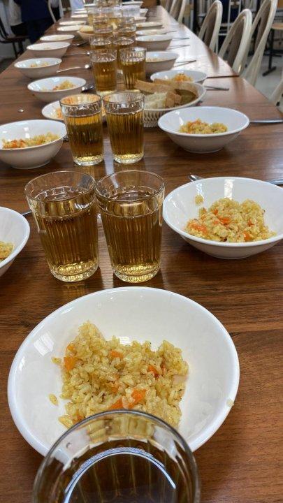 1-апта/Сейсенбі/1-ауысымОрамжапырақтан жасалған салат 80/100/110 Тауық етінен жасалған палау 250/300 Нан 20/35/40 Шырын 200