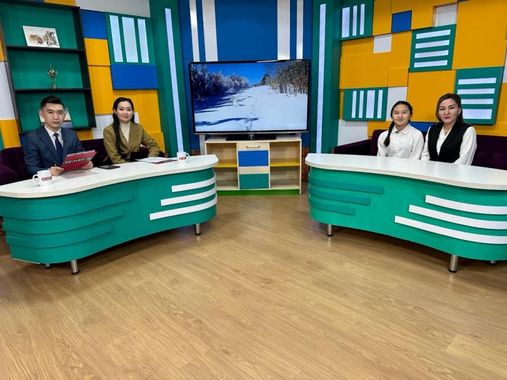 8«Ә» сынып оқушысы Мерсалихова Аруна, облыстық Ділмар конкурсының жеңімпазы. Бағжан Мақашқызымен тікелей эфирде сұхбат беріп қайтты.