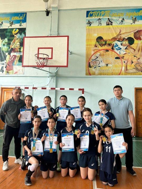 2008-2009, 2010-2011, 2012-2014 жылғы қыздар арасында волейболдан жазғы чемпионатта 2010-2011, 2012-2014 жылғы қыздар 1 орын иеленіп, облыстық жарысқа жолдама жеңіп алды.  Жаттықтырушы:  Е.Т. Оңалбаев, Н.Т. Нұрғалиев