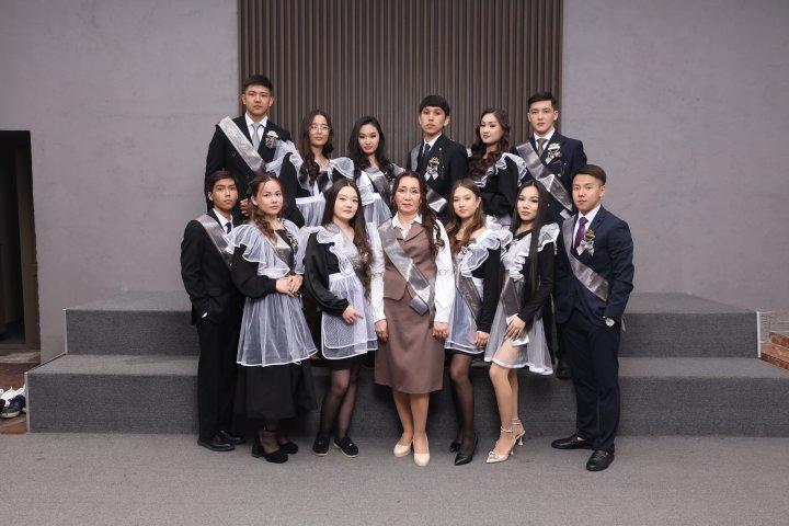 2024-25 оқу жылының түлектері