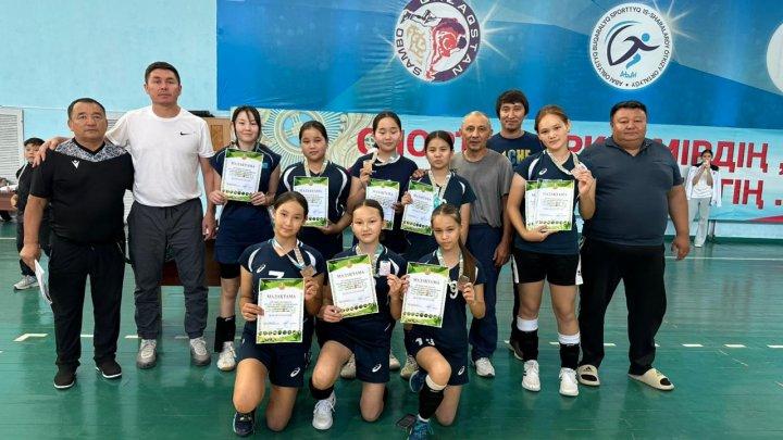 2012-13 ж/т қыздар арасындағы классикалық волейболдан ҚР Спорт күніне арналған республикалық ашық турнир.  22-мектеп-лицей командасы3-орын.Турнирдің үздік ойыншысы номинациясы Сәкен Аиша. Жаттықтырушы-мұғалім Оңалбаев Е Т.