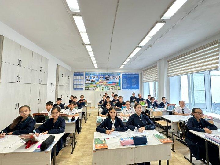 5-қыркүйек күні мектеп-лицейіміздің 9-11 сынып оқушылары “Ұлы Абай туралы қызықты 10 дерек” тақырыбында жалпықазақстандық ашық диктант жазды.  #жалпықазақстандықашықдиктант