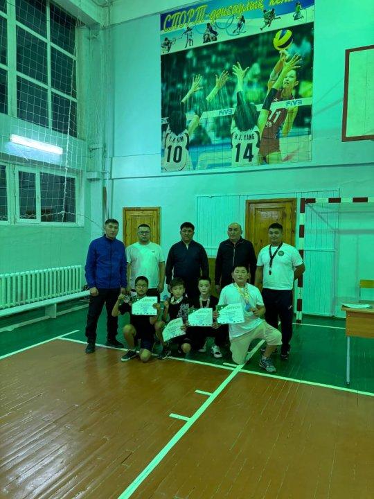 Асық атудың «Бес табан» түрінен кіші жасөспірімдер арасындағы Абай облысының іріктеу чемпионаты болды. Сол жарыста №22 мектеп командасы 3-орын иеленді. Команда құрамы:  Тоқтағазы Альтаир,  Советжан Надир, Шахитбек Бауыржан.  Құттықтаймыз! 👏👏👏