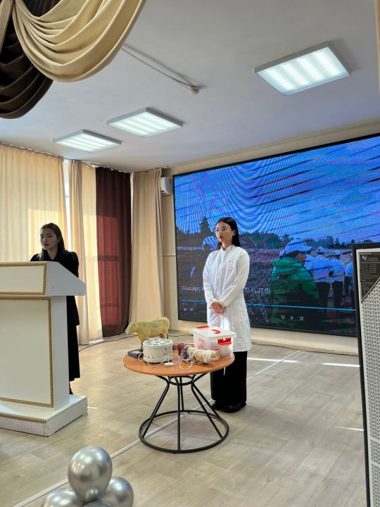 27.01.26ж. Мектебімізге “Қазтұтынудағы агробизнес және экономика”колледжінің өкілдері арнайы келіп, 9-сынып оқушыларына арналған кәсіптік бағдар беру жұмысын өткізді.